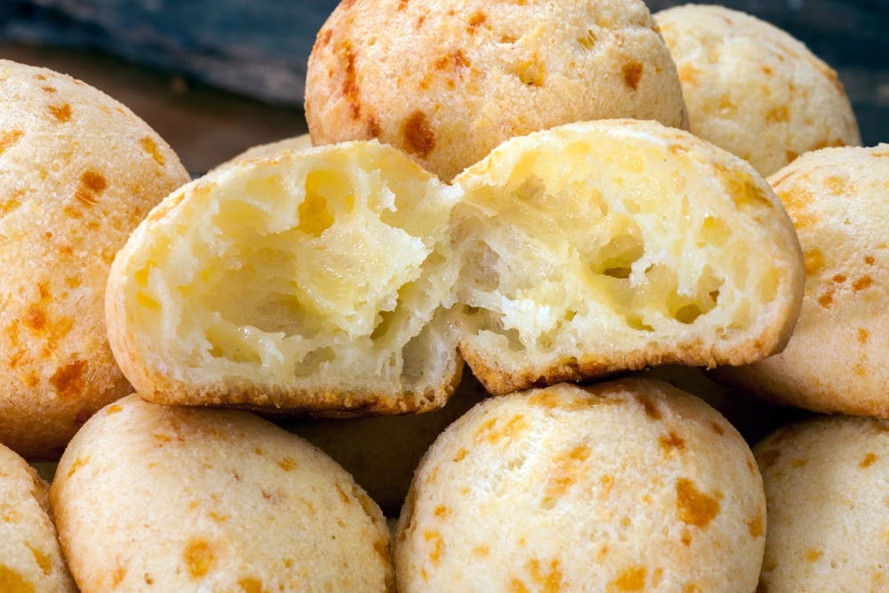 Brazilian Cheese Bread (Pao De Queijo)